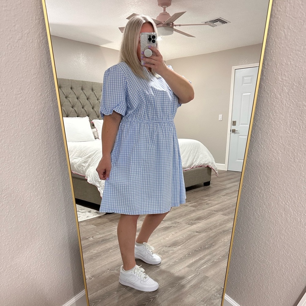 Women’s blue gingham print puff sleeve dress